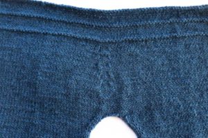 Instrucciones de tejido de pantalones para bebe a palillos
