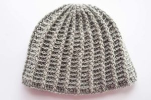 Gorro a crochet punto relieve, patrón de tejido